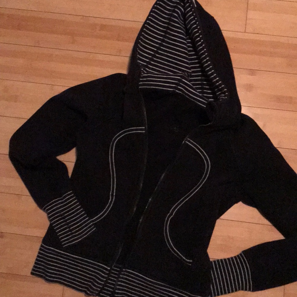 Lululemon scuba jacket size 4